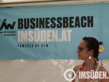 BUSINESSBEACHGIRL No. 1