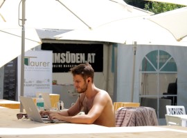 Stefan tippt neue Codes