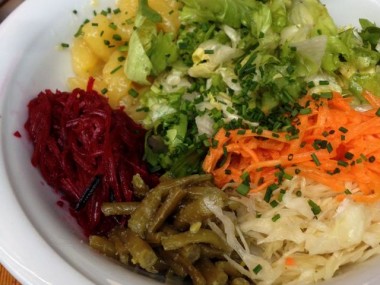 Der beste Salat weit und breit bei Rudi am Markt!